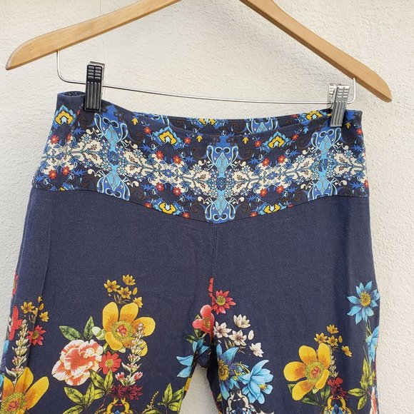 FARM Rio Floral Flare Pants - Picture 4 of 8